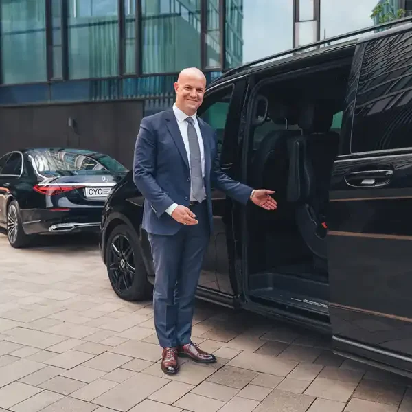 Transferfahrt mit Ihrem Chauffeur in Frankfurt Darmstadt Mannheim Heidelberg Köln Dortmund Bremen Hannover Hamburg Berlin Leipzig Dresden Nürnberg Stuttgart München Augsburg